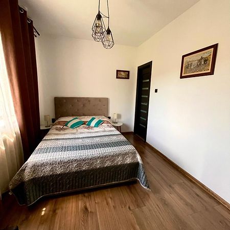 Holiday Home Esku โอร์โชวา ภายนอก รูปภาพ