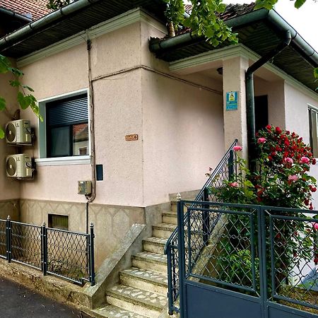 Holiday Home Esku โอร์โชวา ภายนอก รูปภาพ
