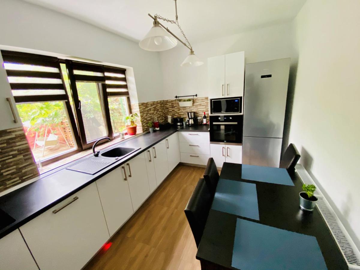 Holiday Home Esku โอร์โชวา ภายนอก รูปภาพ
