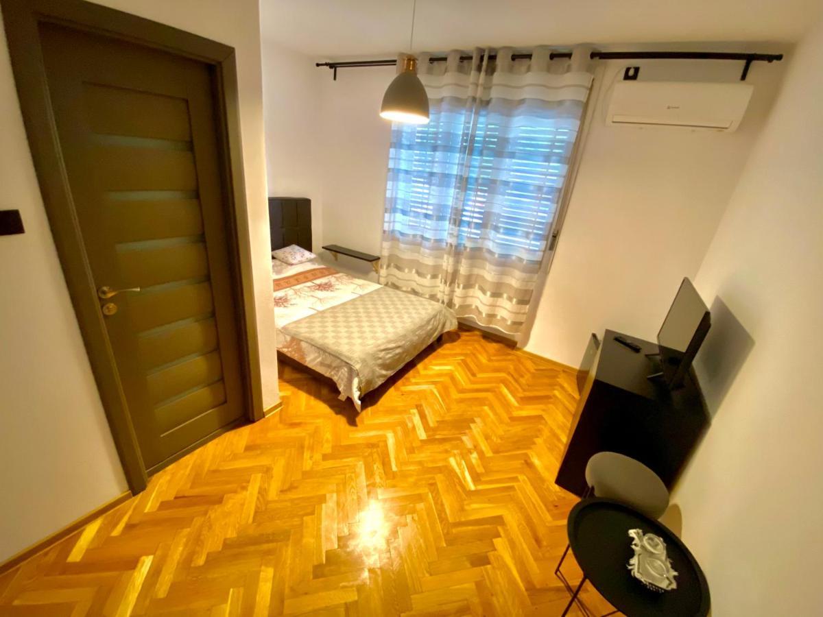 Holiday Home Esku โอร์โชวา ภายนอก รูปภาพ
