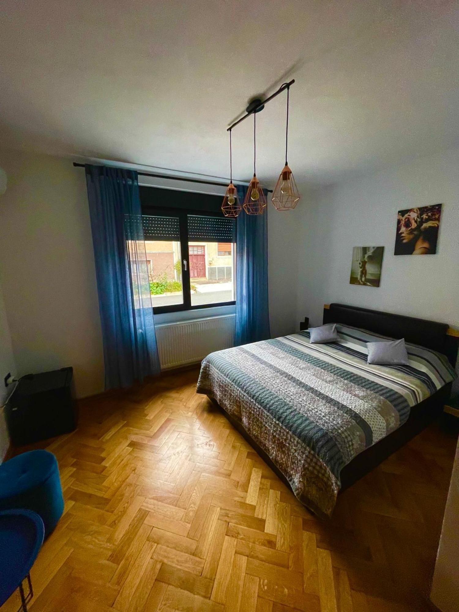 Holiday Home Esku โอร์โชวา ภายนอก รูปภาพ
