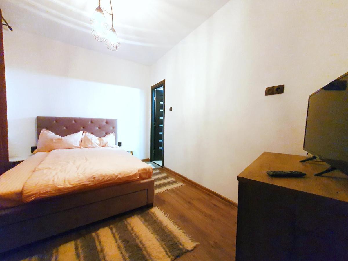 Holiday Home Esku โอร์โชวา ภายนอก รูปภาพ