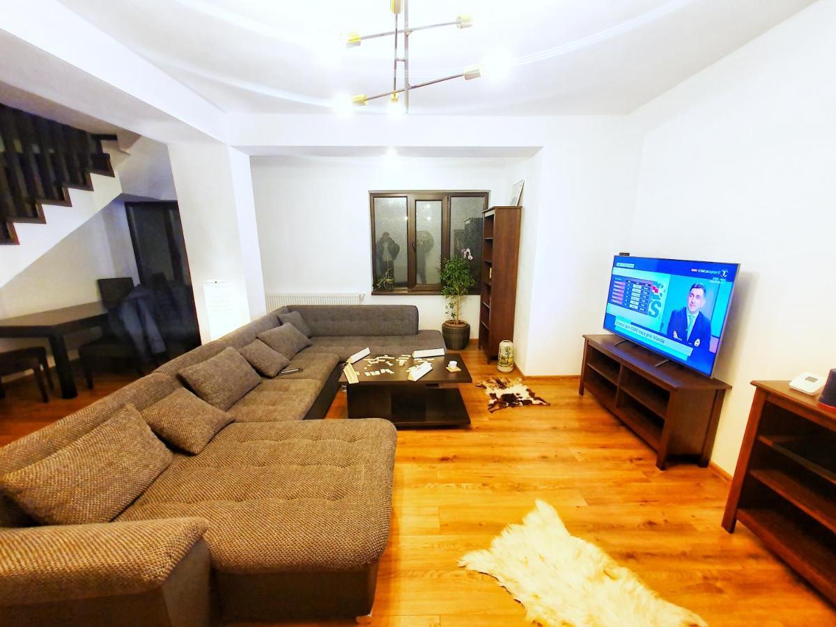 Holiday Home Esku โอร์โชวา ภายนอก รูปภาพ